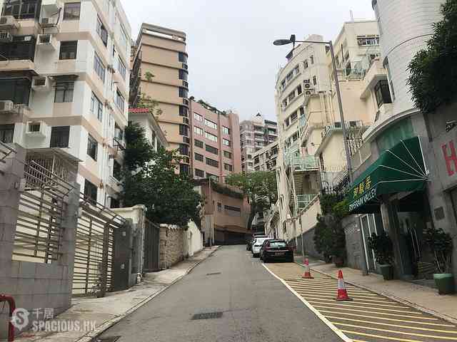 跑馬地 - 輝華小苑 01