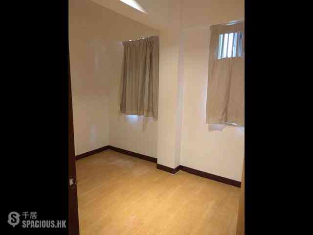 Wan Chai - Hennessy Building 06
