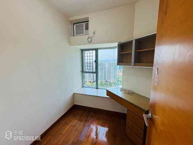 Tung Chung - Coastal Skyline Phase 1 Block 6 08