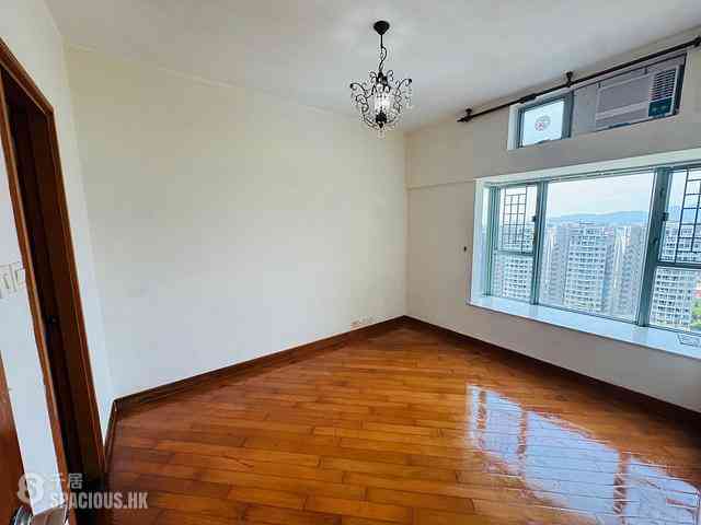 Tung Chung - Coastal Skyline Phase 1 Block 6 10