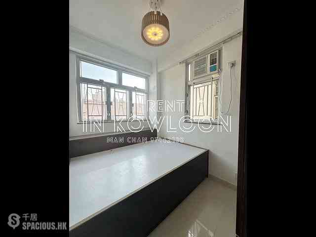 Sham Shui Po - Wei Sun Building 03