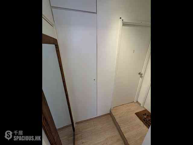 Sheung Wan - 242-244A, Queen's Road Central 12