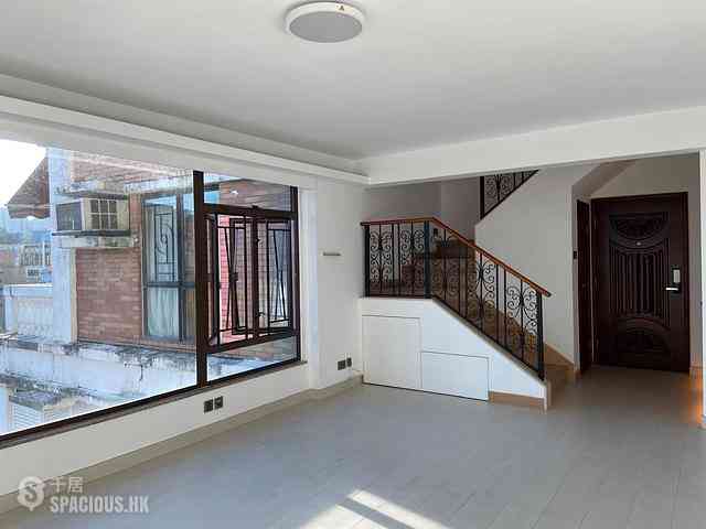Yau Yat Chuen - Parc Oasis Block 18 02