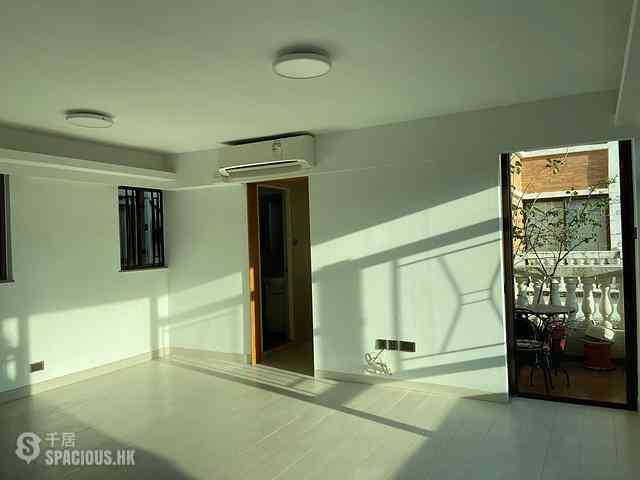 Yau Yat Chuen - Parc Oasis Block 18 03