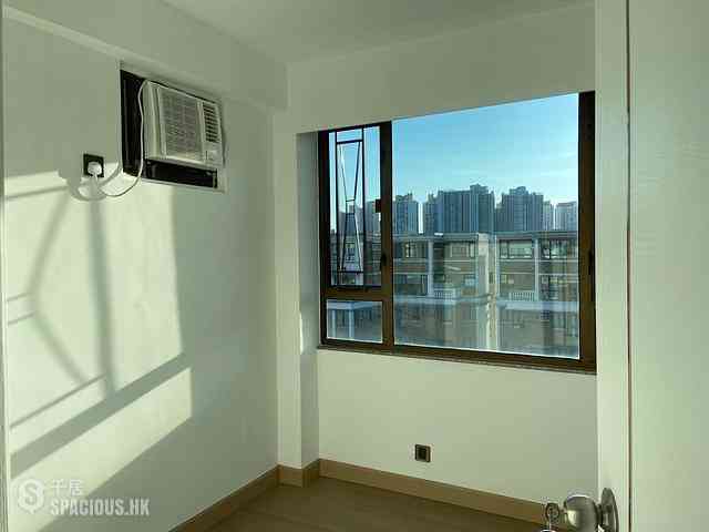 Yau Yat Chuen - Parc Oasis Block 18 07