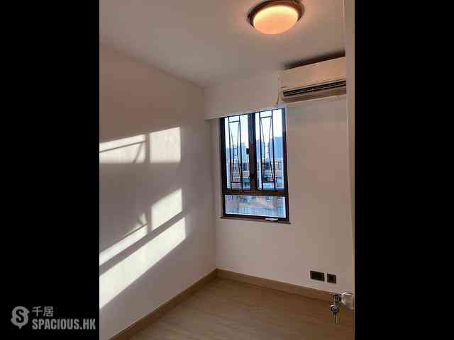 Yau Yat Chuen - Parc Oasis Block 18 09