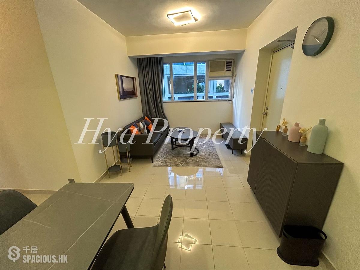 Mid Levels West - Bonanza Court 01