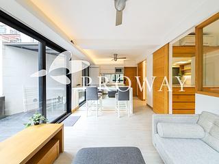 Sai Ying Pun - Tai Hing Building 05