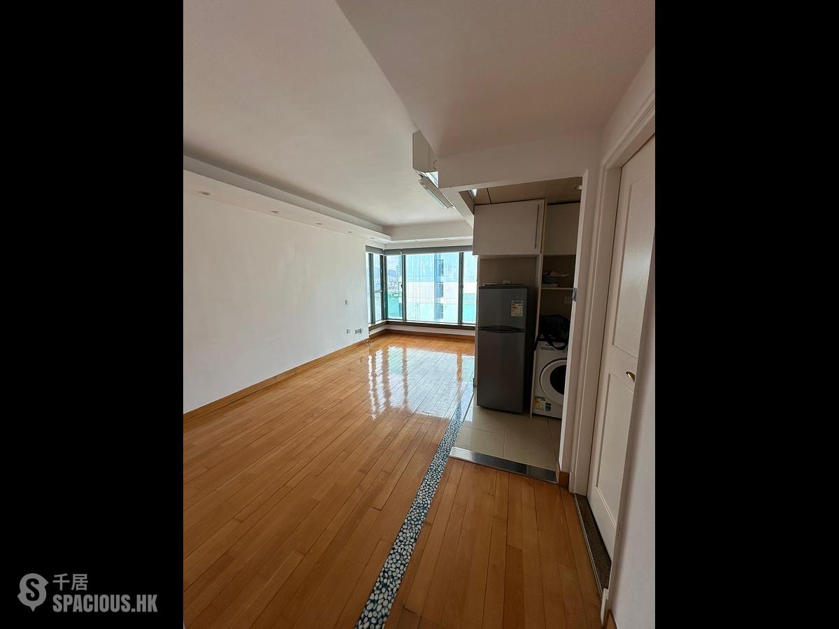 Sheung Wan - Queen's Terrace Block 1 01