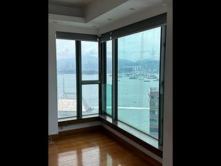 Sheung Wan - Queen's Terrace Block 1 03