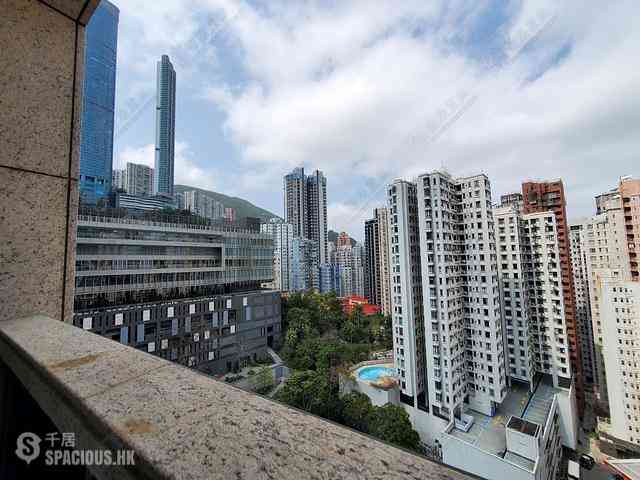 Happy Valley - Eight Kwai Fong Happy Valley 01
