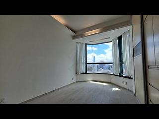 Mid Levels West - 80 Robinson Road 02