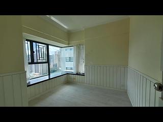Mid Levels West - 80 Robinson Road 05