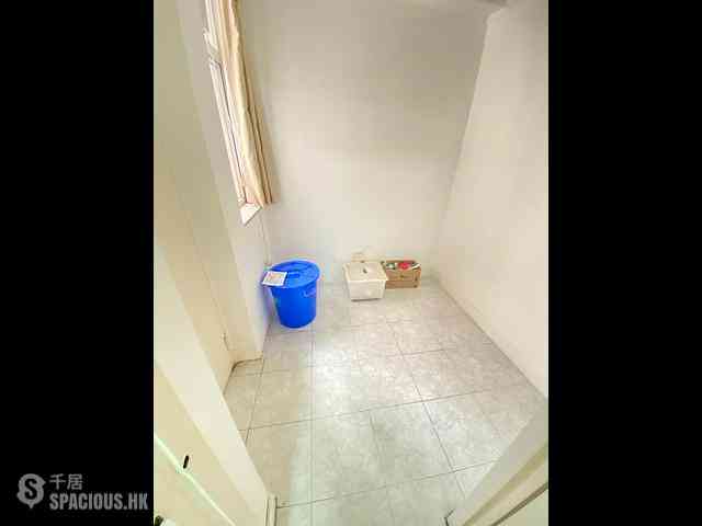 Mid Levels West - Sung Ling Mansion 06