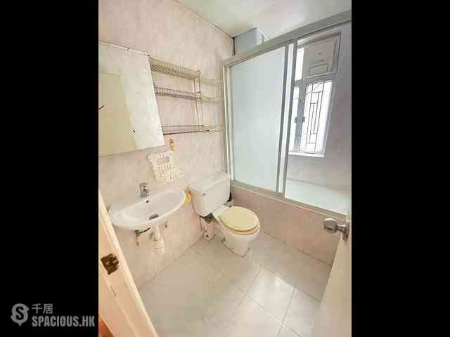 Mid Levels West - Sung Ling Mansion 07