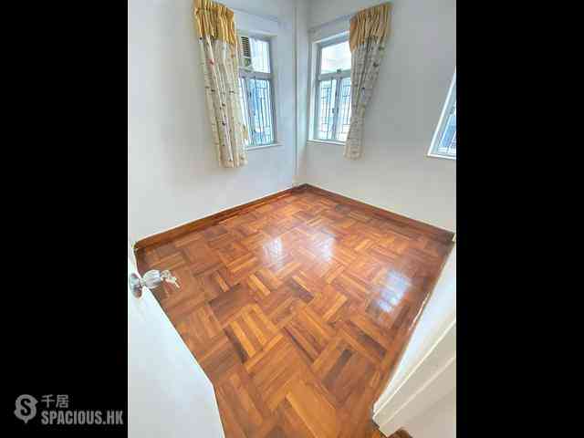 Mid Levels West - Sung Ling Mansion 04