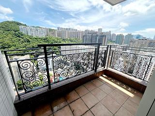 Quarry Bay - La Place De Victoria 04