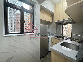 Mid Levels Central - Good View Court 04