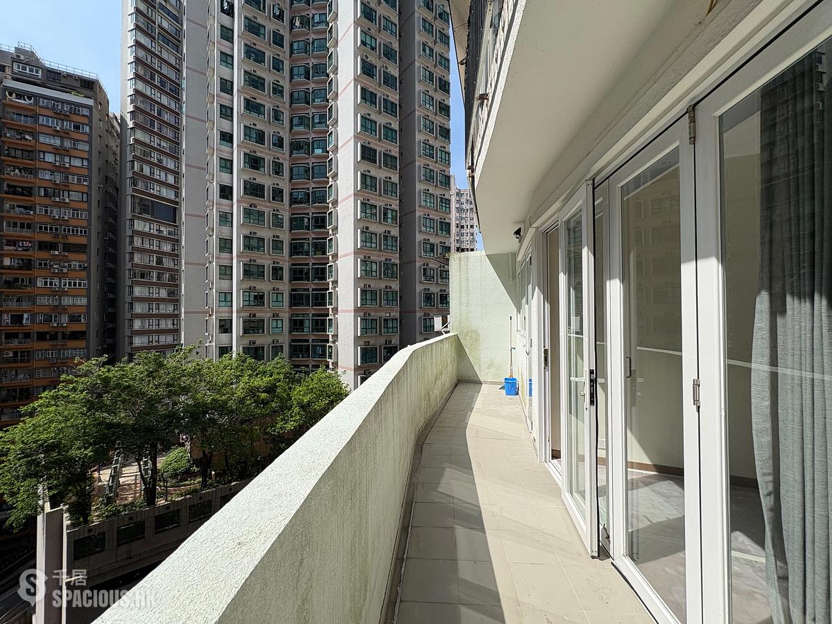 Mid Levels West - Fook Wah Mansions 01