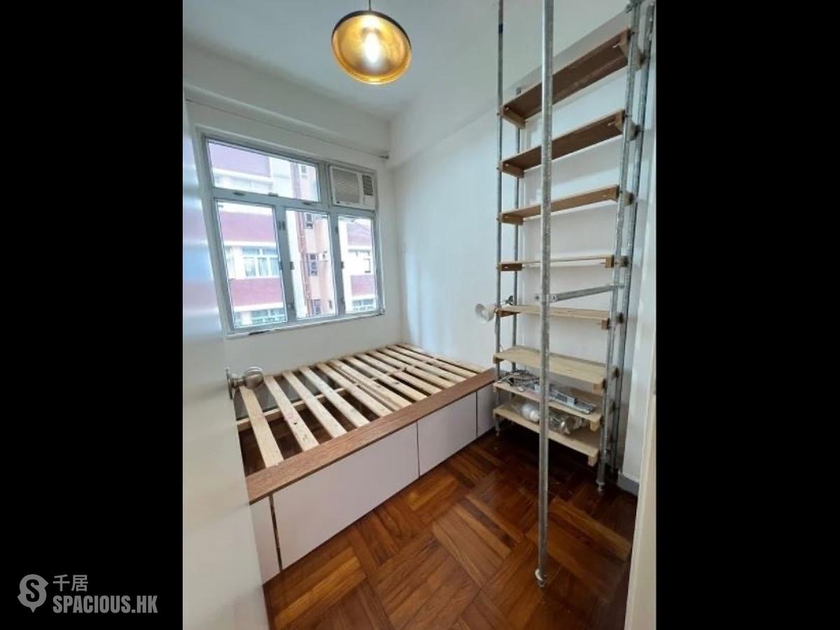 Sai Ying Pun - Kam Lun Mansion 01