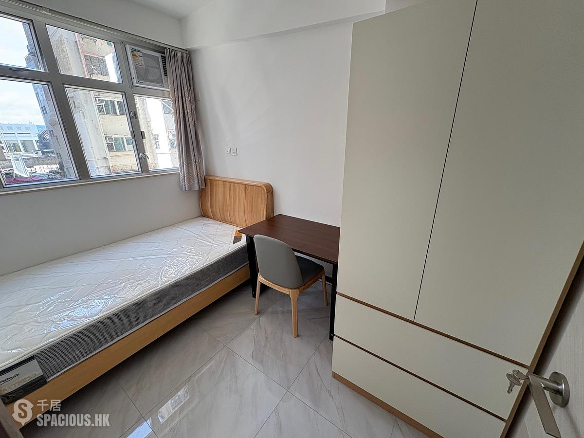 Sai Ying Pun - Luen Tak Building 01