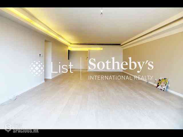 Mid Levels Central - Clovelly Court 01
