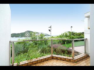 Chung Hom Kok - 30, Cape Road 04