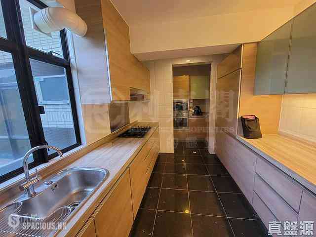 Repulse Bay - Grand Garden Block 1 04