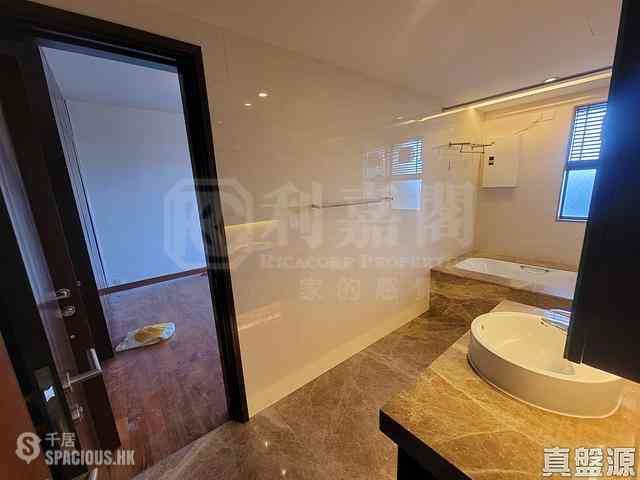 Repulse Bay - Grand Garden Block 1 05