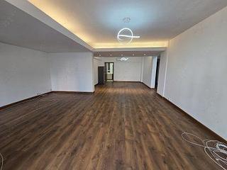Mid Levels Central - Pine Court 06