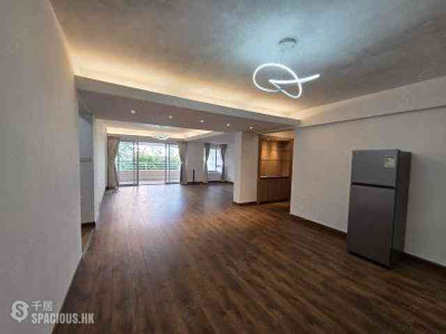 Mid Levels Central - Pine Court 01