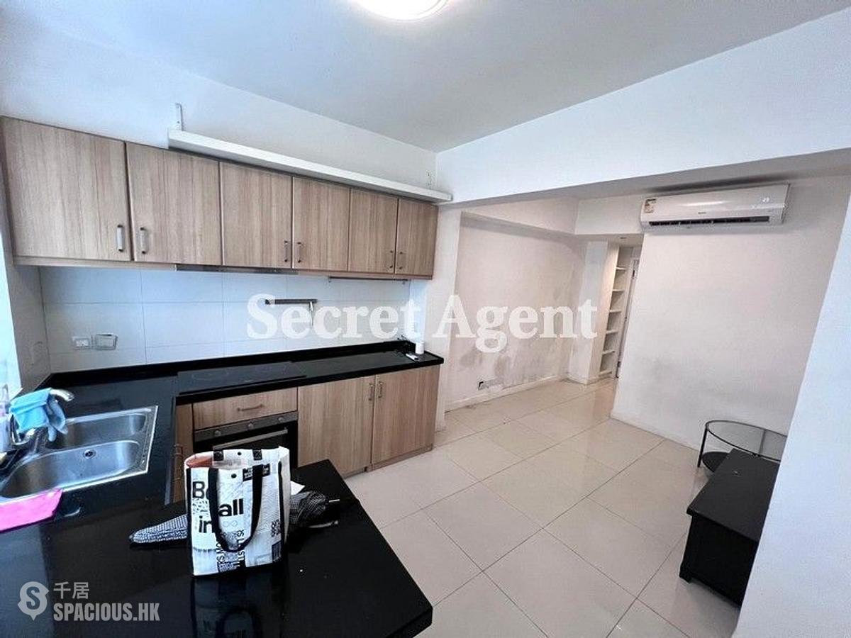 Sheung Wan - 109-111, Wing Lok Street 01