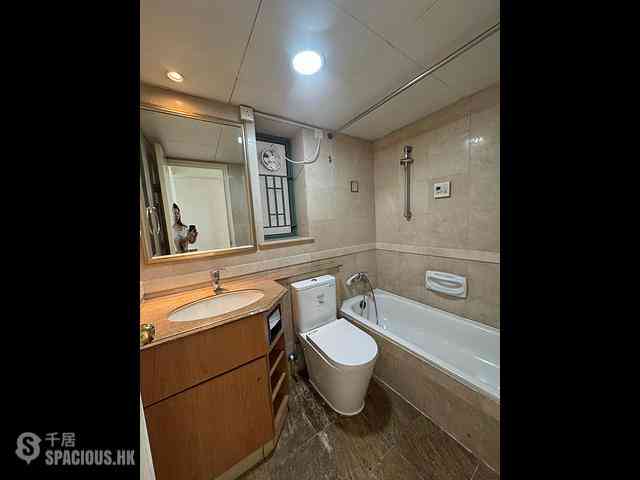 Tai Kok Tsui - Island Harbourview Block 5 07