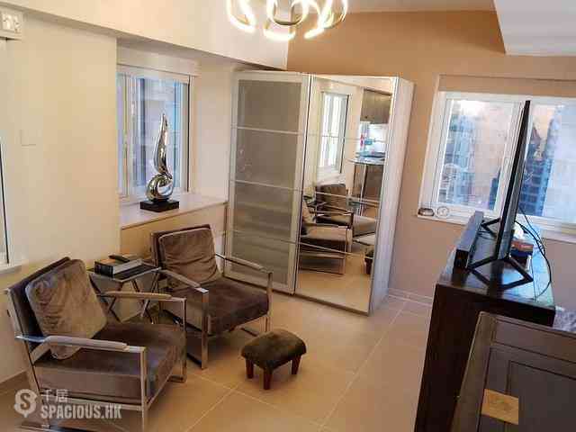 Wan Chai - Silvervale Mansion 01