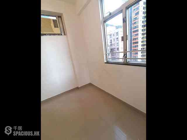 Kennedy Town - Kam Ho Court 03