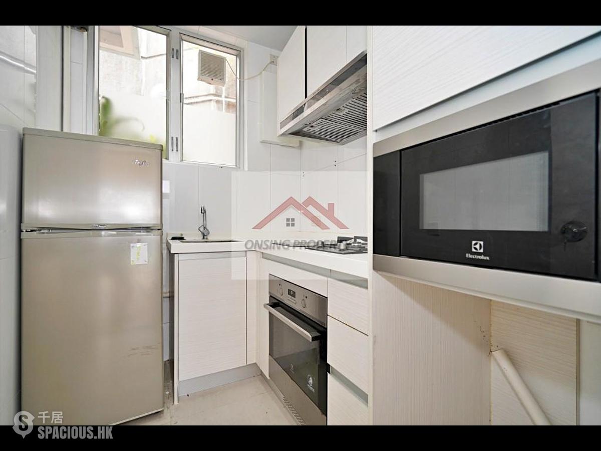 Chung Hom Kok - 30, Cape Road 01