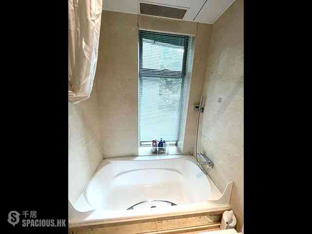 Mid Levels Central - Regence Royale Tower 2 11