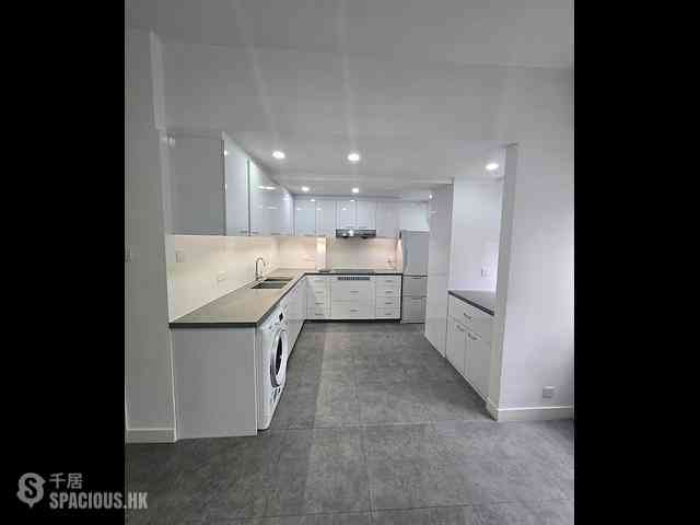 Leighton Hill - H & S Building 01