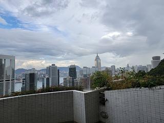東半山 - 峰景花園 03