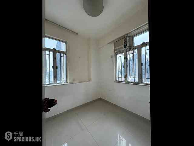 North Point - Yik Hon Building 04