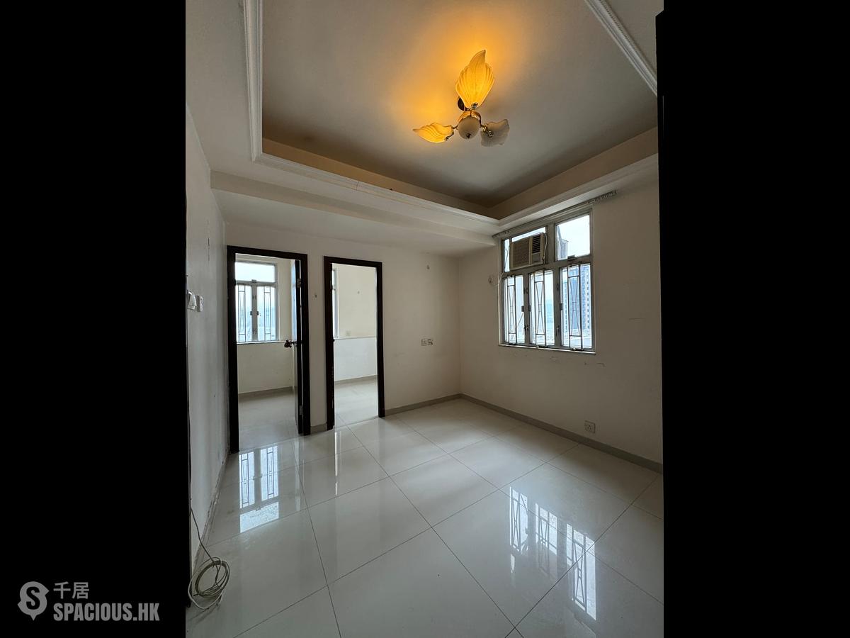 North Point - Yik Hon Building 01