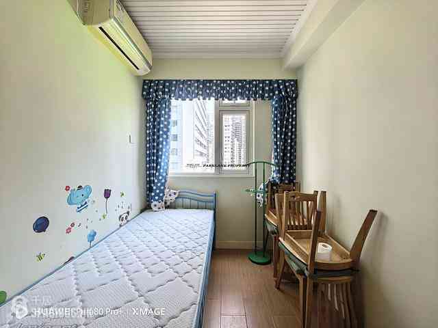 Wan Chai - Hennessy Building 12