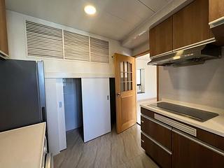 Mid Levels Central - The Grand Panorama Block 2 03