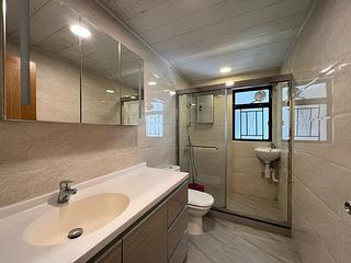 Mid Levels Central - The Grand Panorama Block 2 05