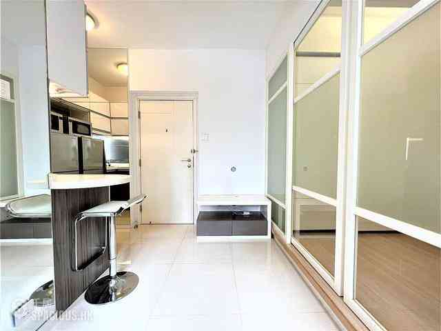 Sai Ying Pun - Lee Wah Mansion 01