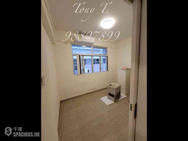 Wan Chai - Man Tung Building 06