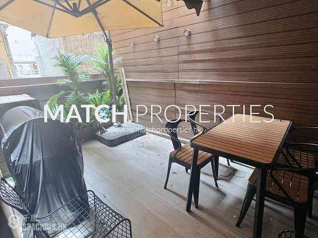 Wan Chai - Kiu Hong Mansion 01