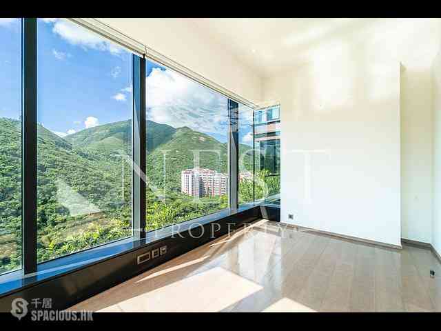 Chung Hom Kok - City Icon Block 1 03