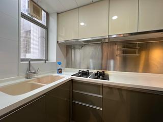 Sai Ying Pun - Island Crest 06
