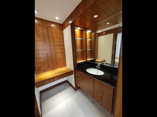Pok Fu Lam - Baguio Villa Block 33 05